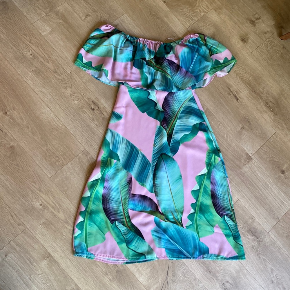 Perfect for summer off the shoulder floral dress, size 12